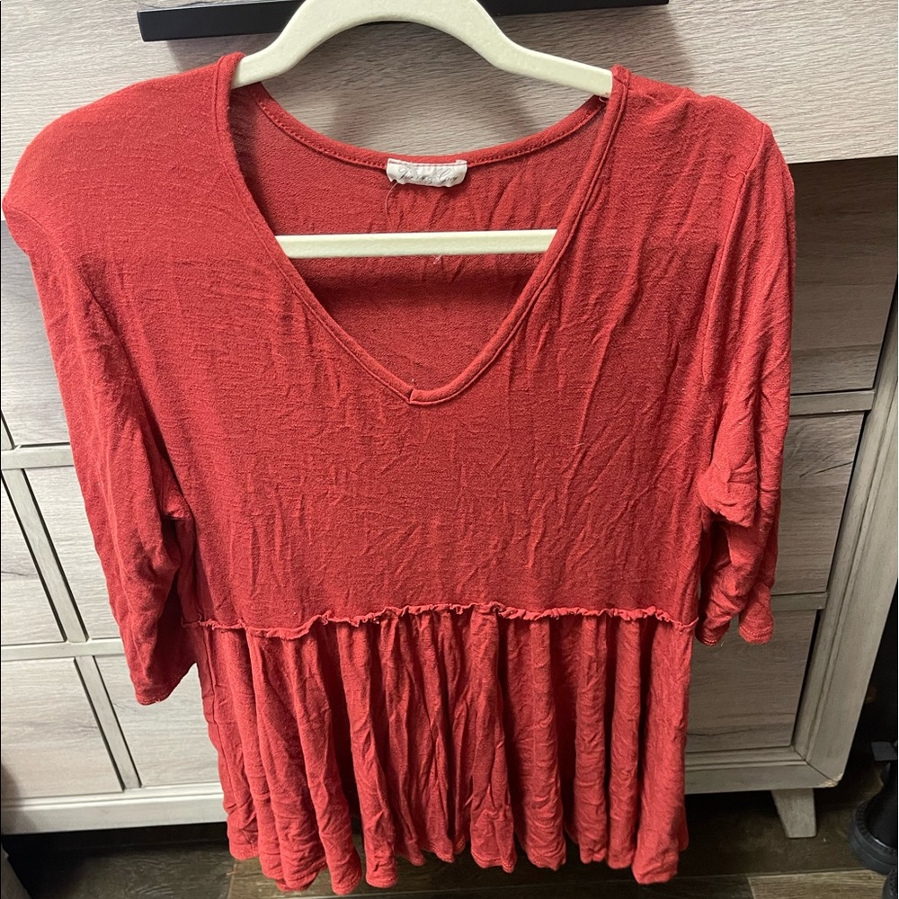Elbow length sleeve, flowy blouse